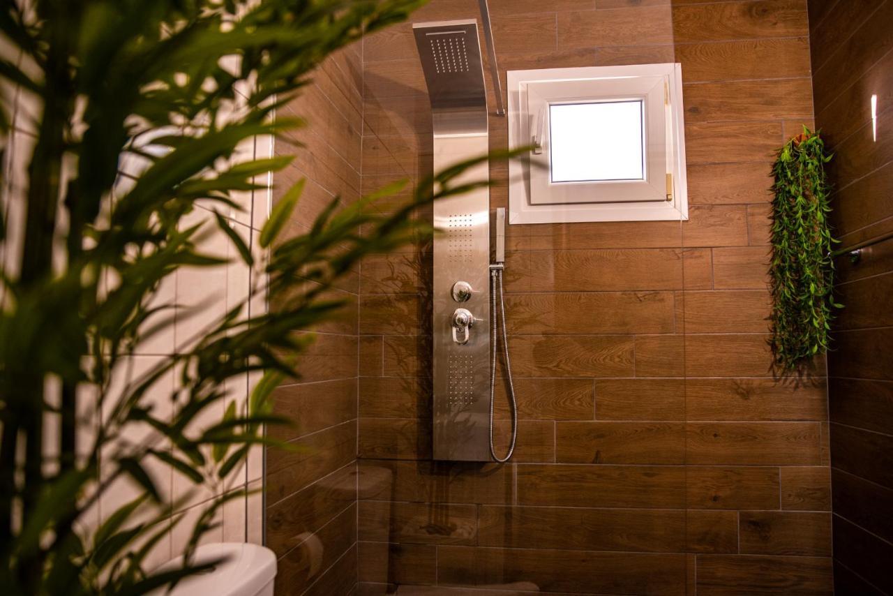 Ivi'S Kavala Apartment ภายนอก รูปภาพ