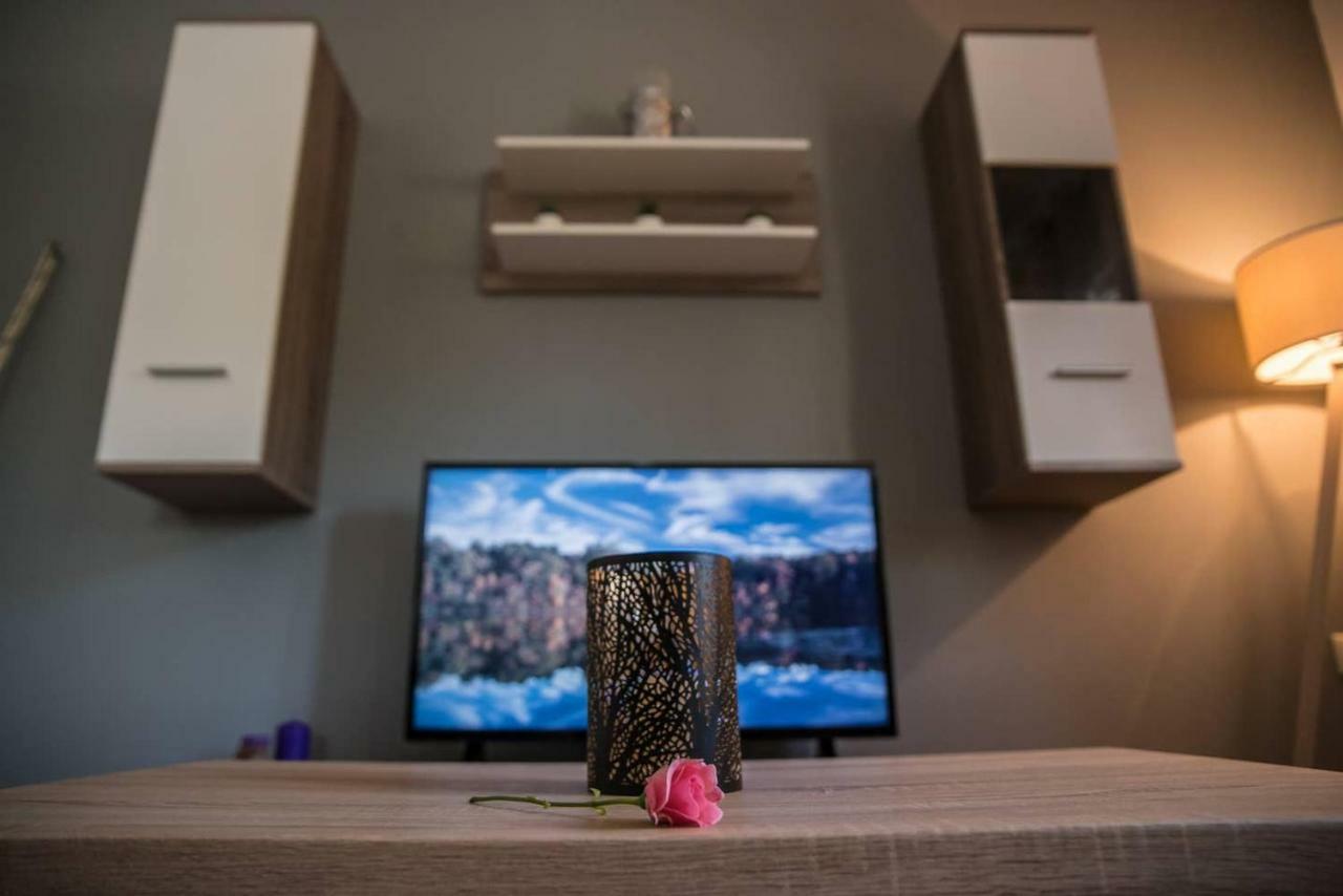 Ivi'S Kavala Apartment ภายนอก รูปภาพ
