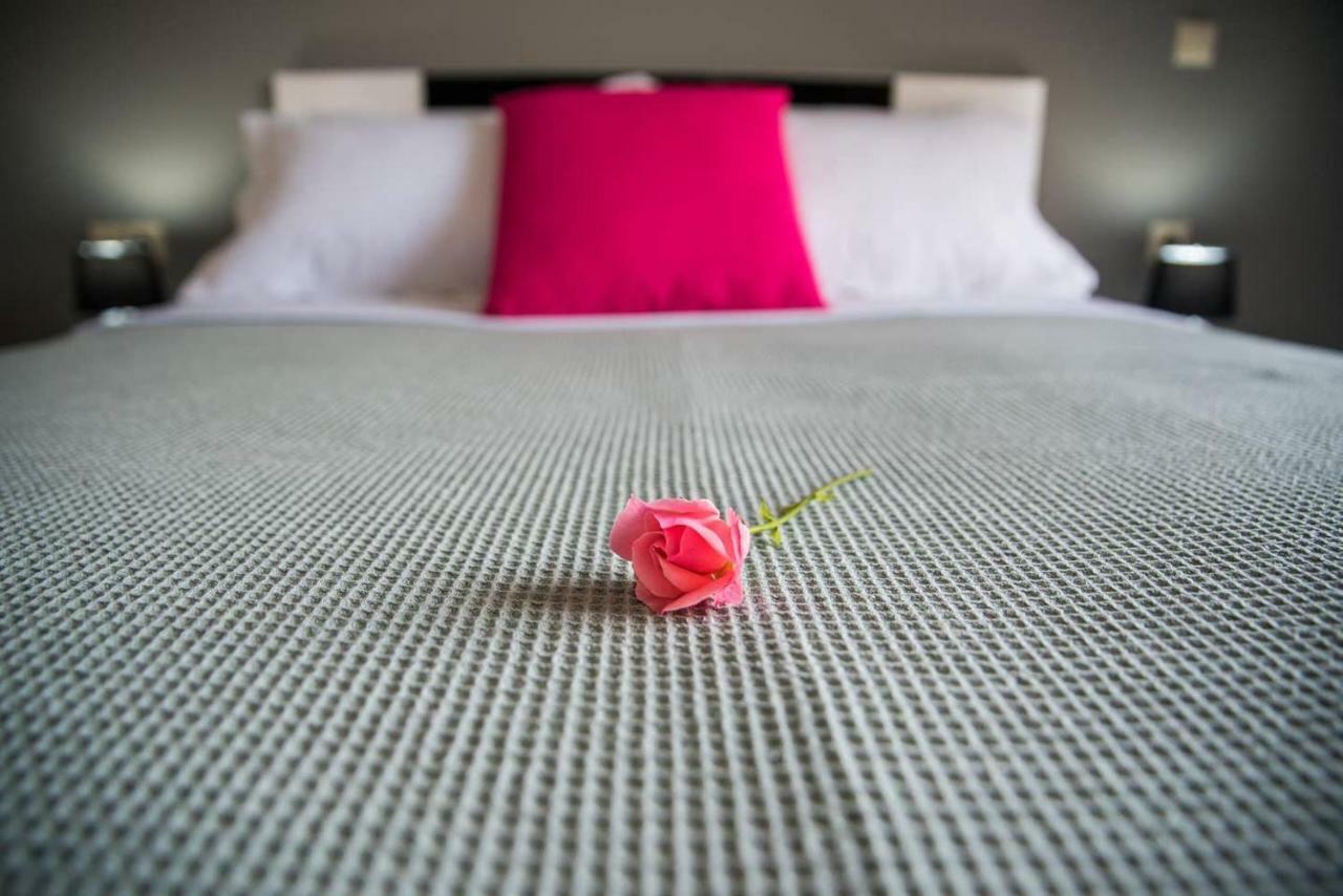 Ivi'S Kavala Apartment ภายนอก รูปภาพ